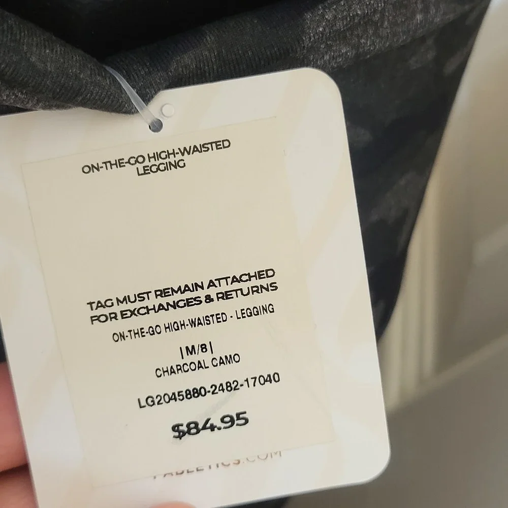 Fabletics On The Go High Waisted Legging Charcoal Camo Size M MSRP 84.95 - Picture 4 of 9